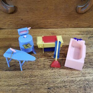 Vintage Renwal Dollhouse Bathroom & Laundry Furniture Lot #7